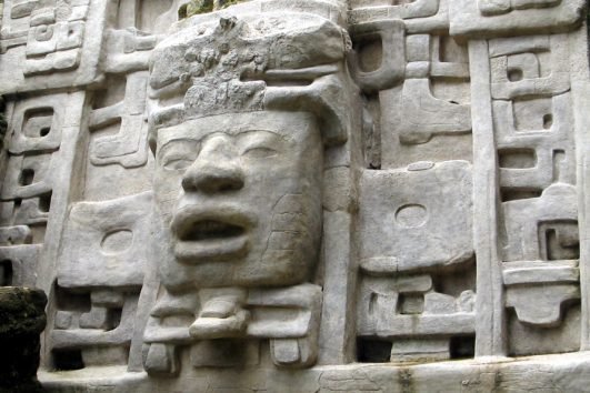 lamanai maya ruins