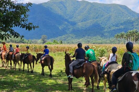 horseback riding in belize